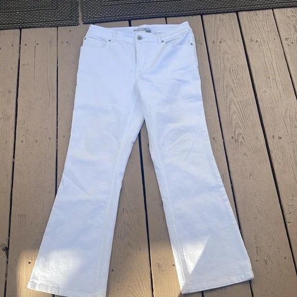 Chicos platinum size 1 short. White jeans, slight flare. - Picture 1 of 4